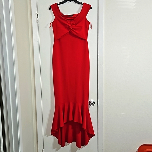 Quiz Off Shoulder Scuba Red Dress – Asymmetric Cut, Size (8-10) - Picture 3 of 11